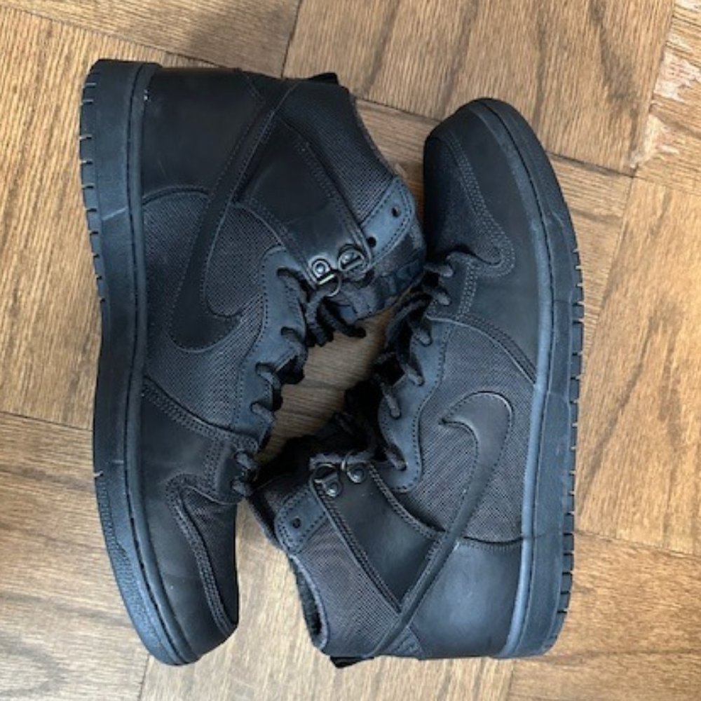 Nike SB Zoom Dunk High Pro Bota Shoes (SKU# 923110 001) Triple Black 2017